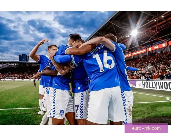 埃弗顿苏亚雷斯从格雷米奥加盟本菲卡开启欧洲征程